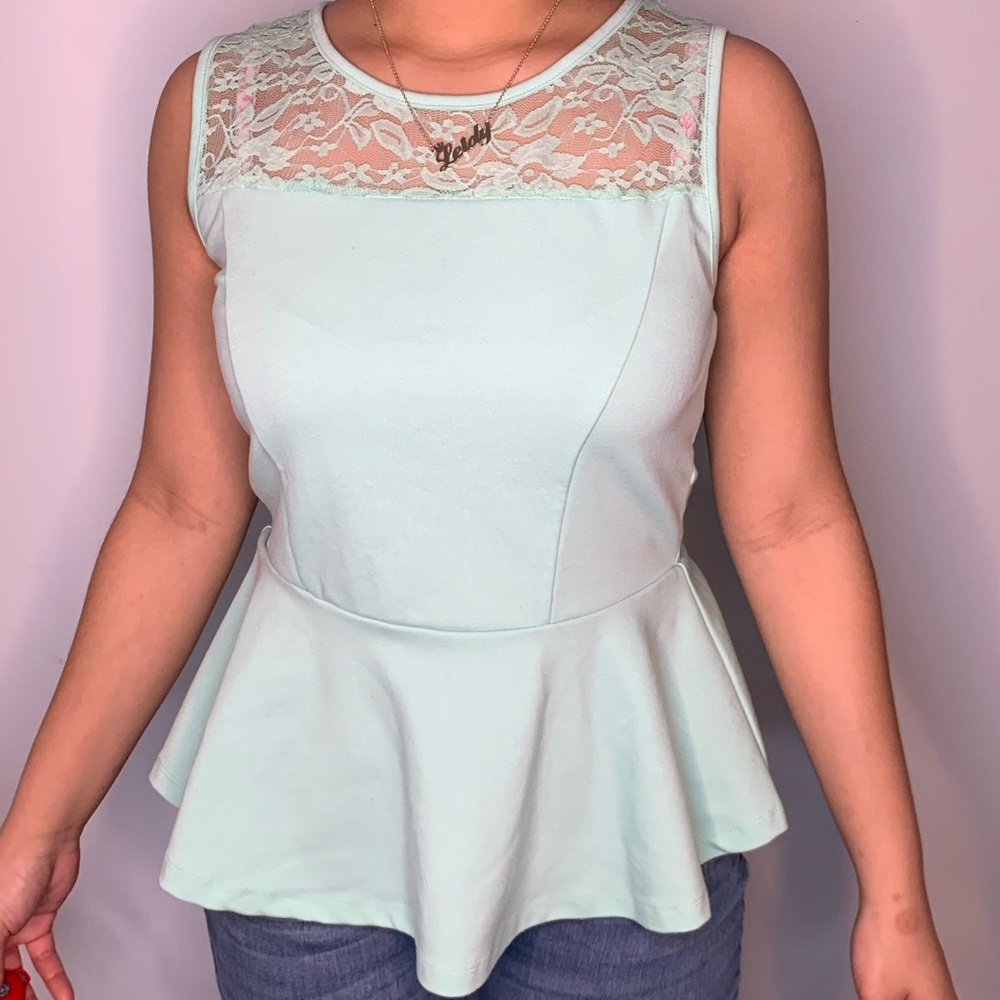 Lace Top ✨